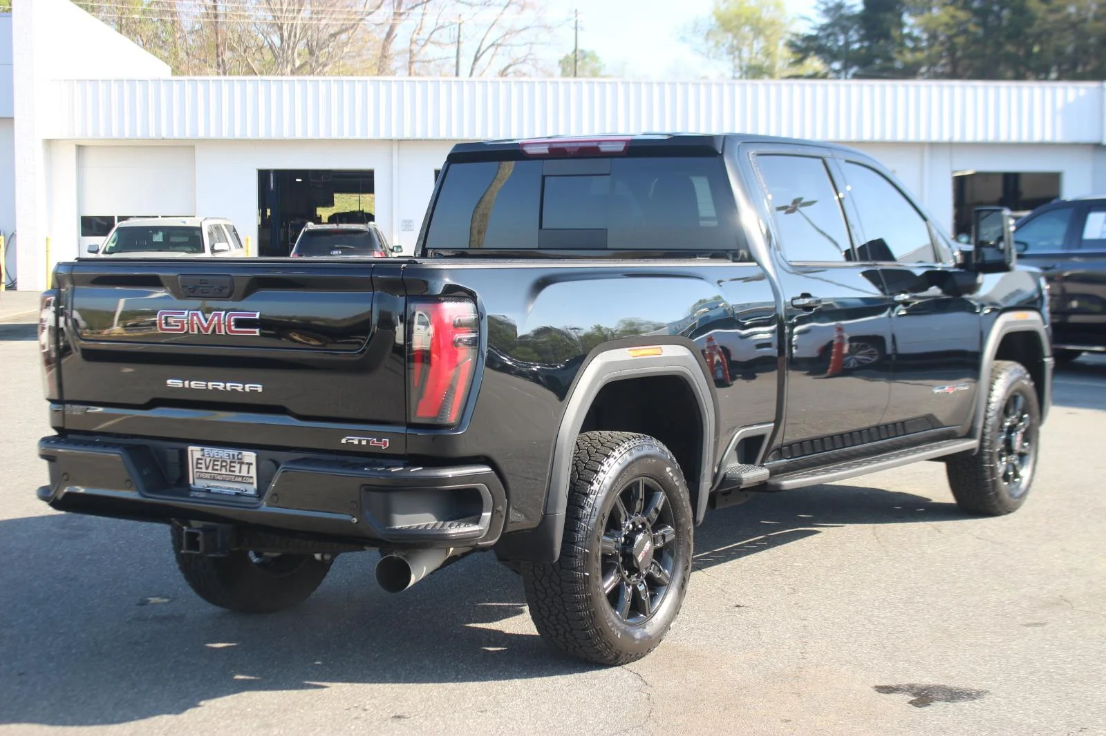 Used 2025 Onyx Black GMC AT4 image 7