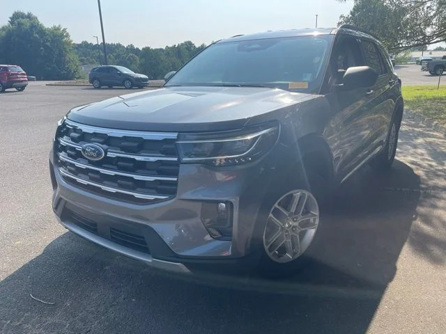 Used 2025 Gray Ford Active image 2