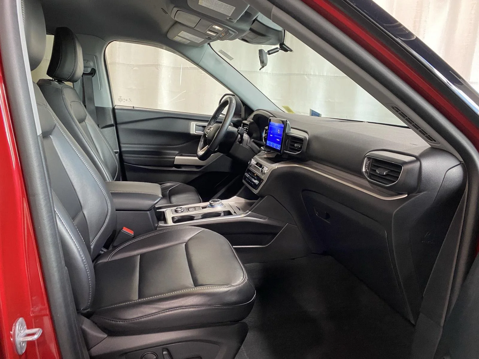 Used 2023 Rapid Red Metallic Tinted Clearcoat Ford XLT image 13