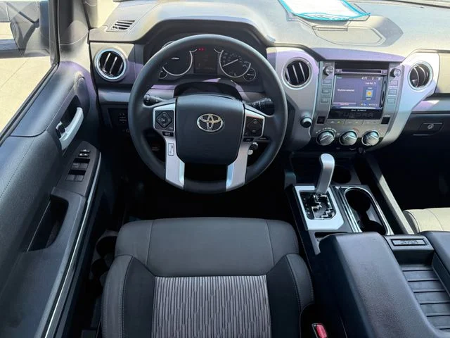 Used 2014 Super White Toyota SR5 image 27