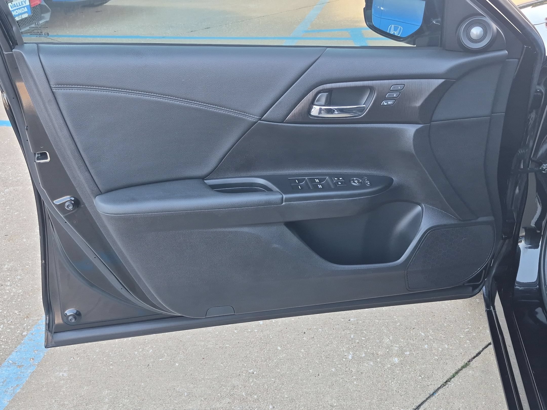 Used 2013 Crystal Black Pearl Honda EX-L Sedan image 12
