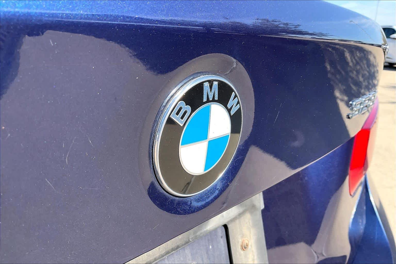 Used 2016 Mediterranean Blue Metallic BMW 328i image 31