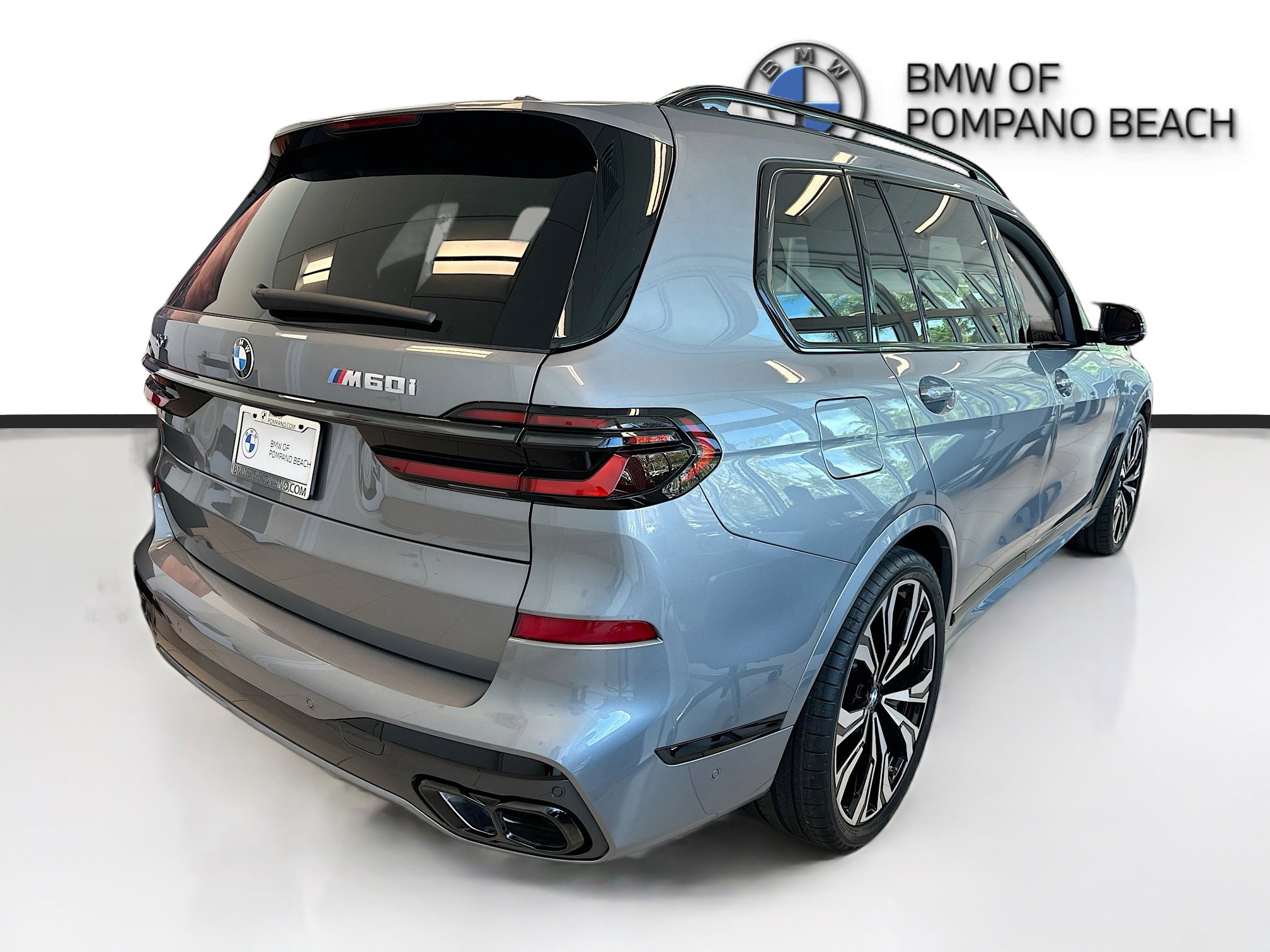 New 2026 Skyscraper Grey Metallic BMW M60i image 7