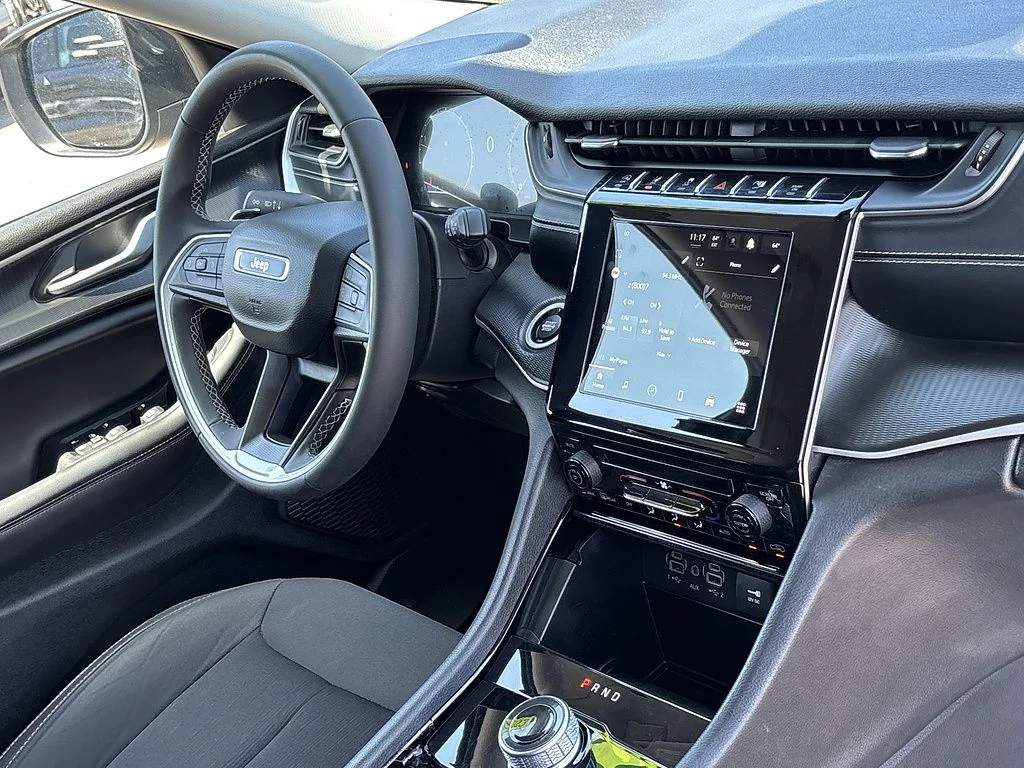 Used 2023 Gray Jeep Laredo image 27