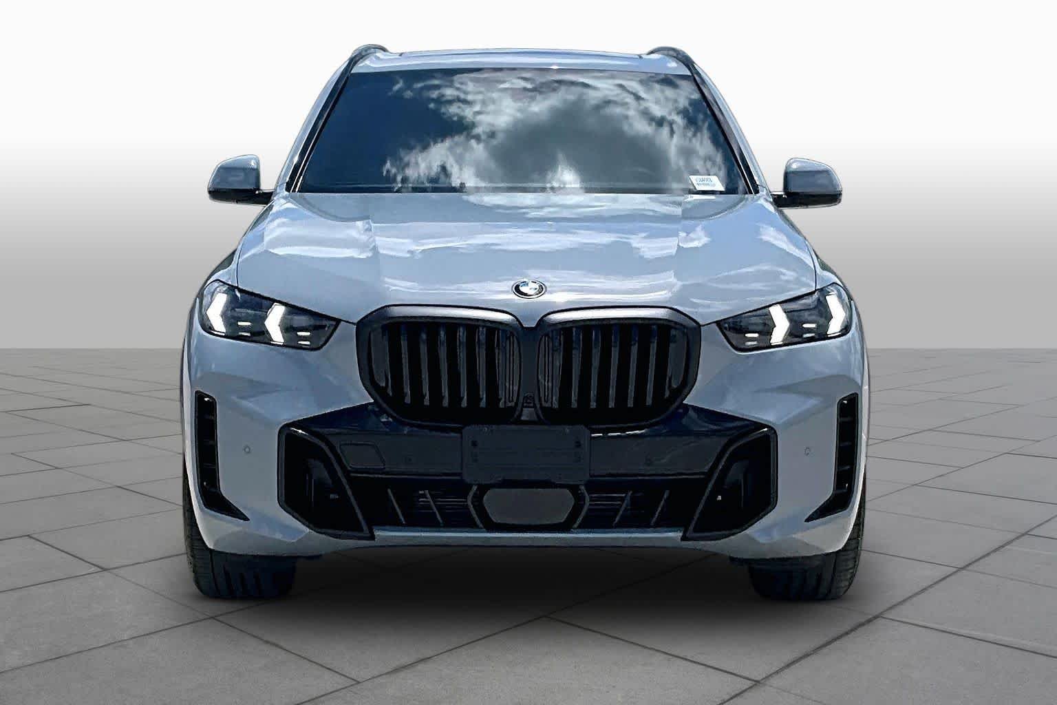 Used 2026 Brooklyn Grey Metallic BMW sDrive40i image 3