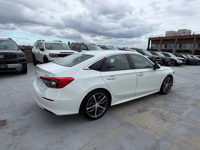 Used 2024 White Honda Touring image 7