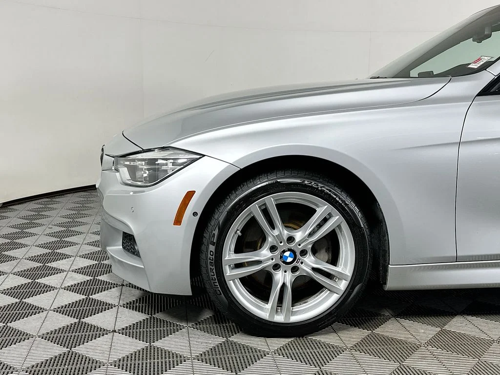 Used 2017 Glacier Silver Metallic BMW 340i xDrive image 9