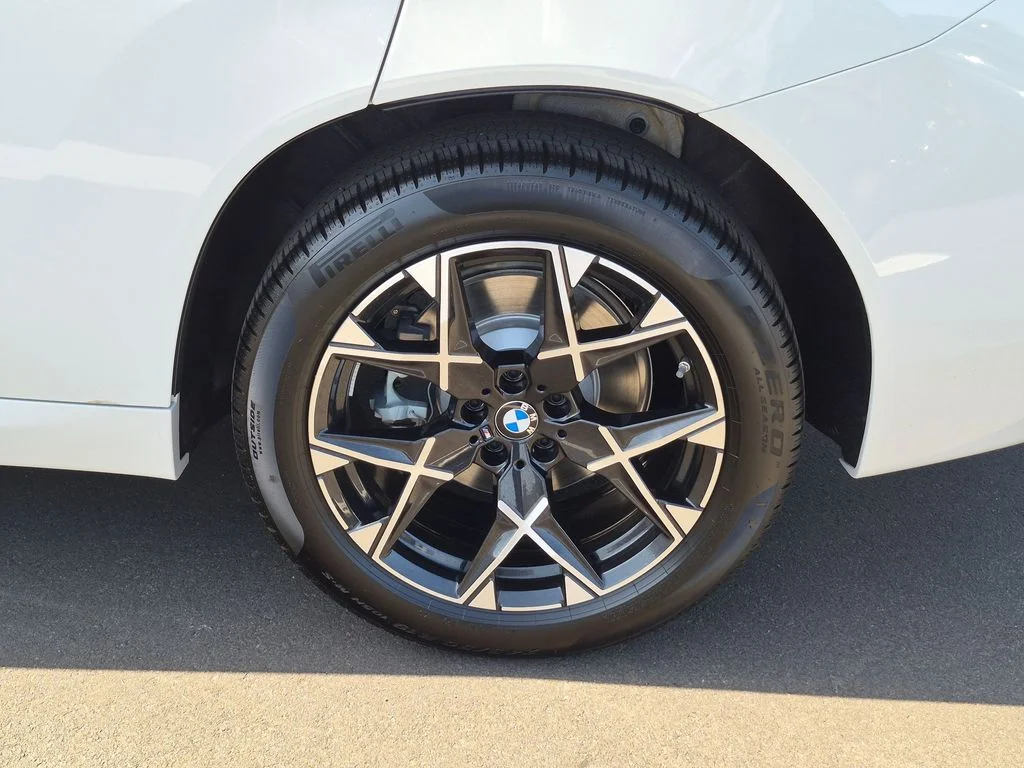 New 2026 White BMW 30 xDrive image 29