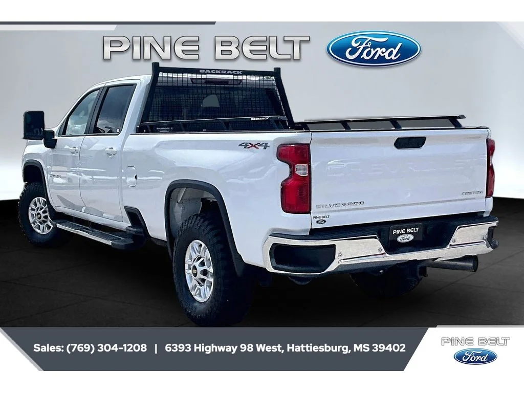 Used 2020 Summit White Chevrolet LT image 2