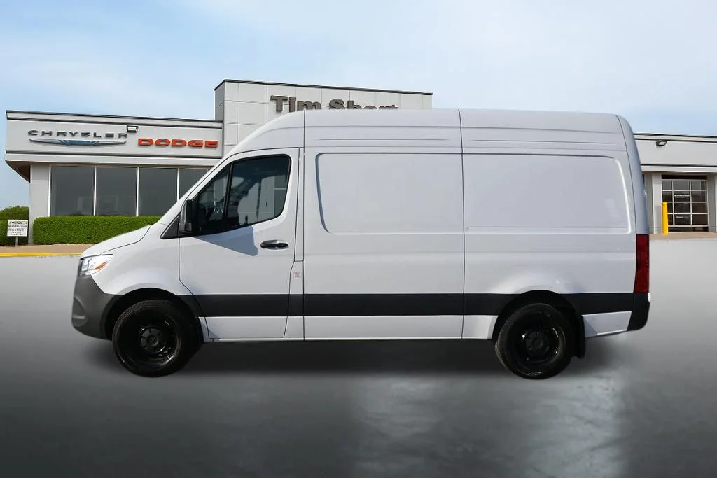Used 2025 White Mercedes-Benz Cargo 144 WB image 2