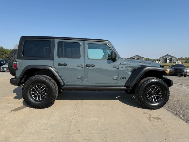 2026 Jeep Wrangler Sahara Willys photo 4