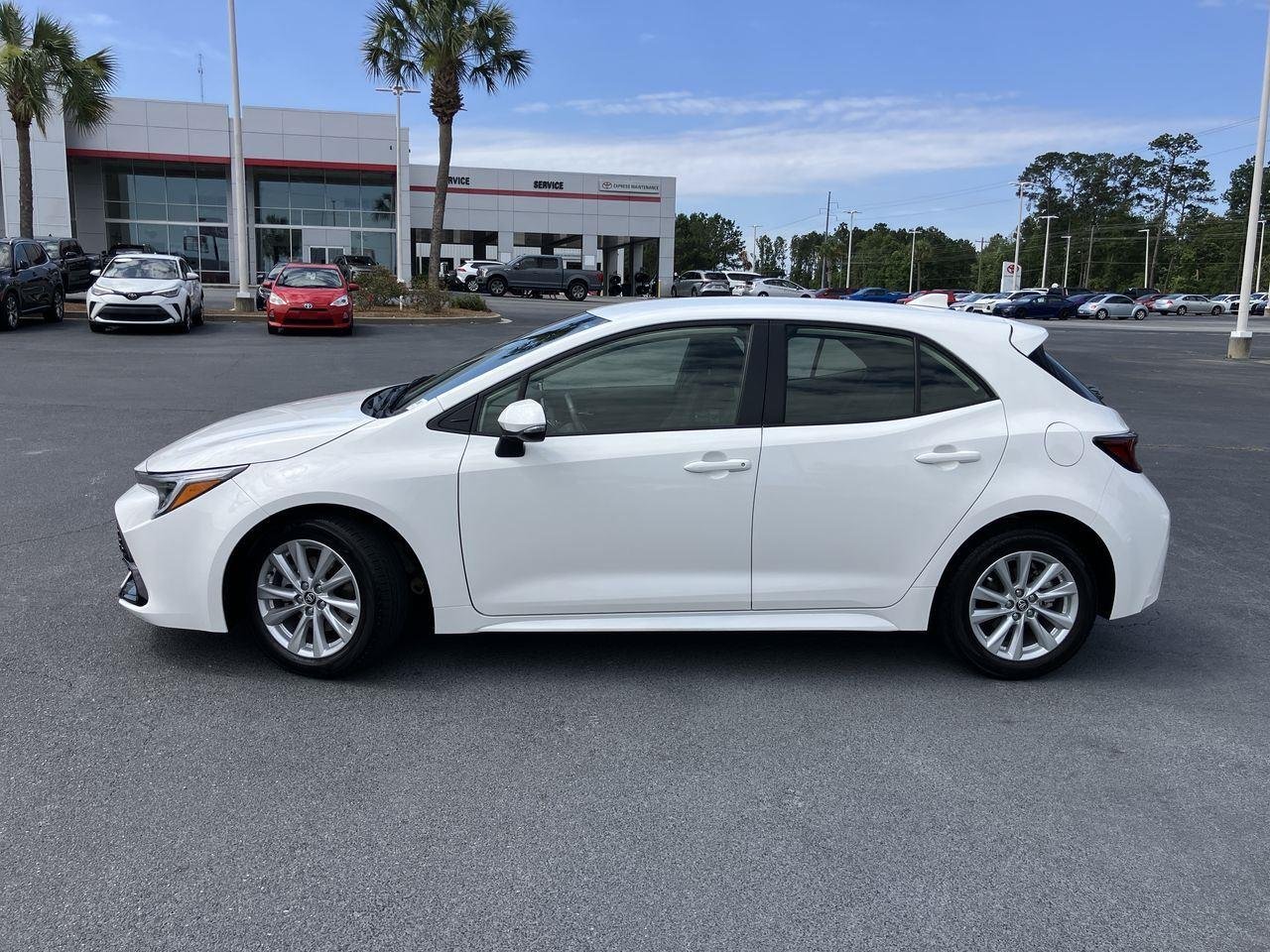 Used 2025 White (Ice Cap) Toyota SE image 2