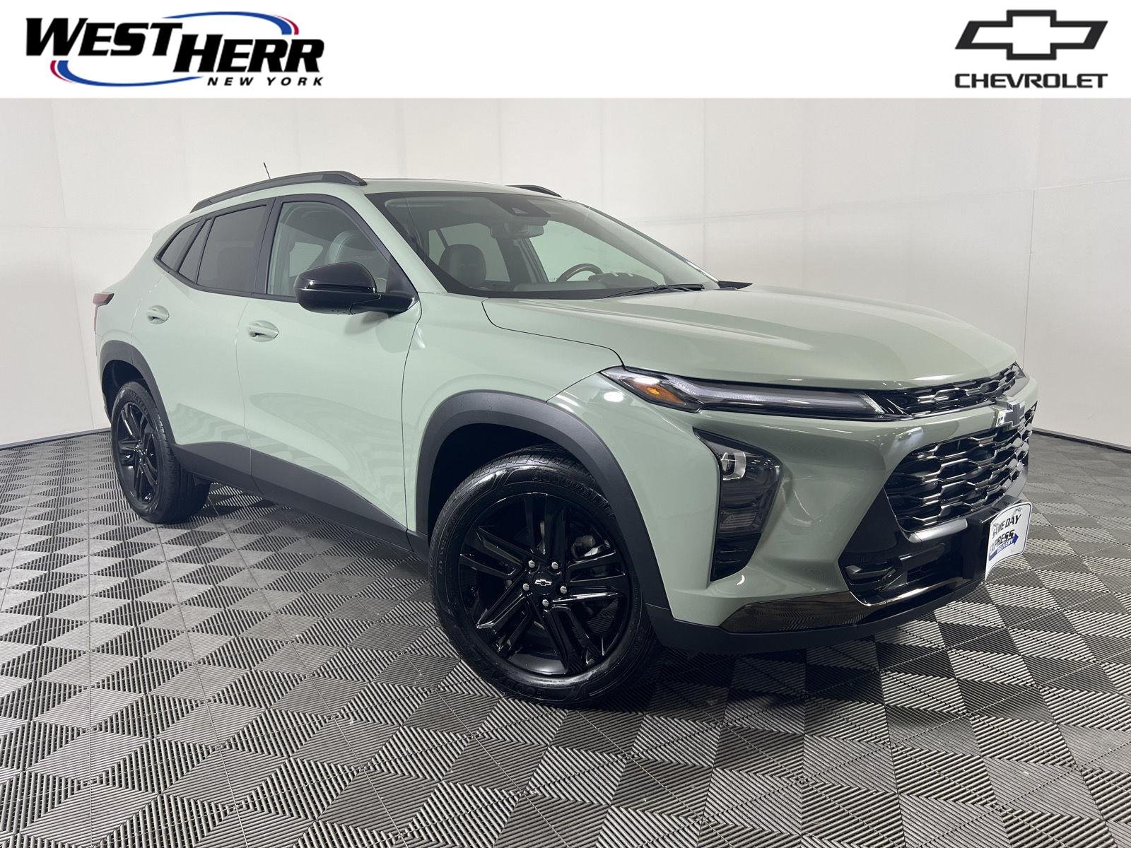 Used 2025 Cacti Green Chevrolet ACTIV image 1
