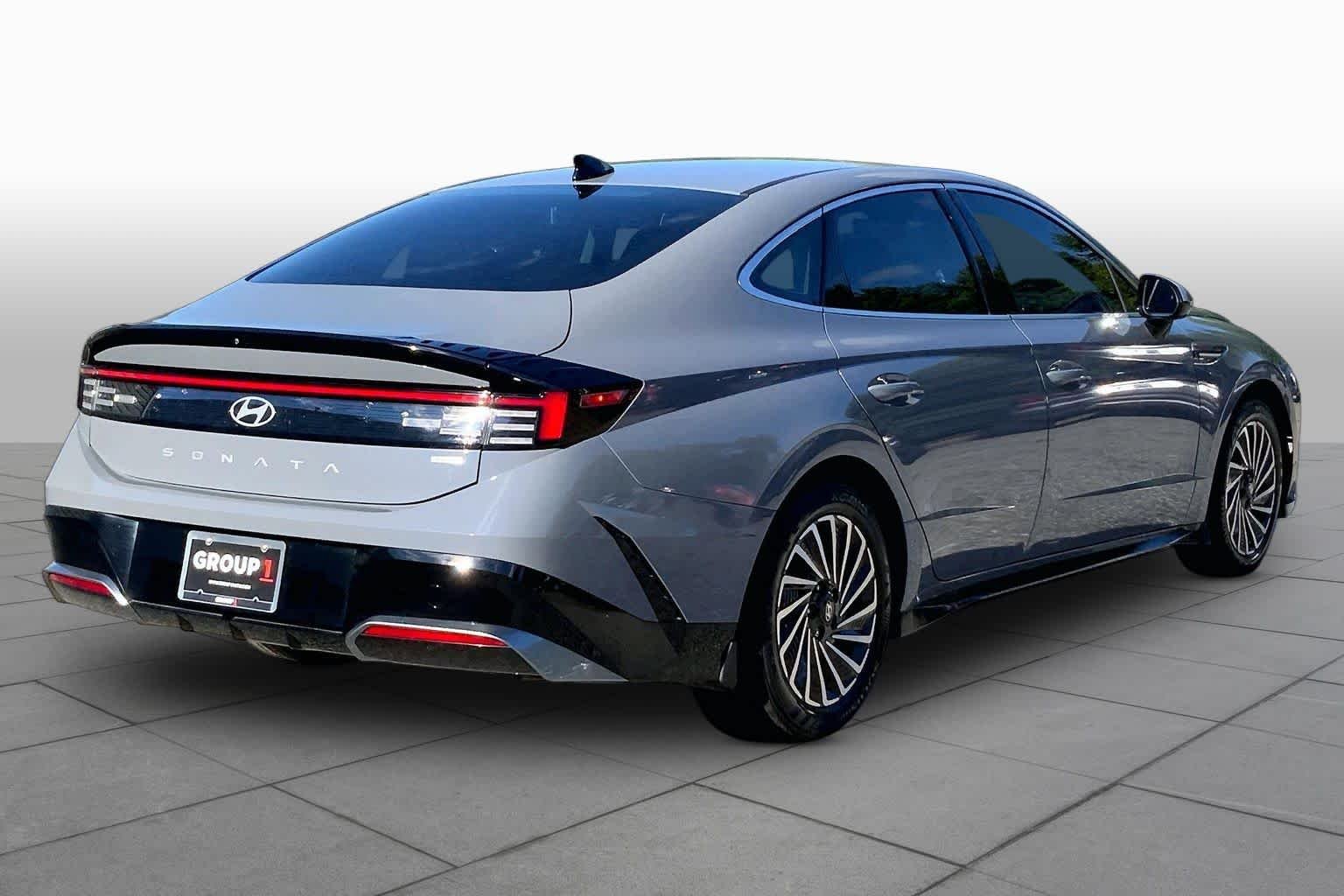 Used 2024 Transmission Blue Hyundai SEL image 12