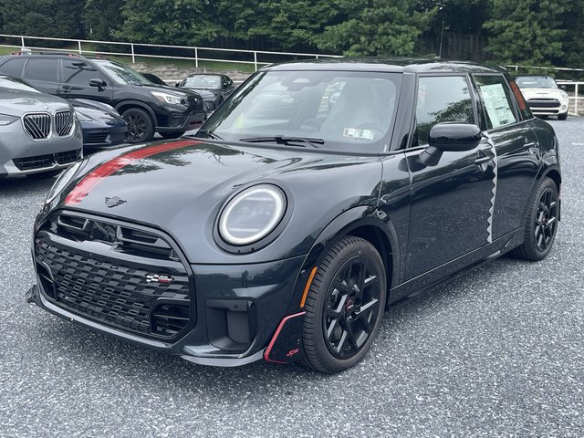 2026 MINI 4 Door Iconic