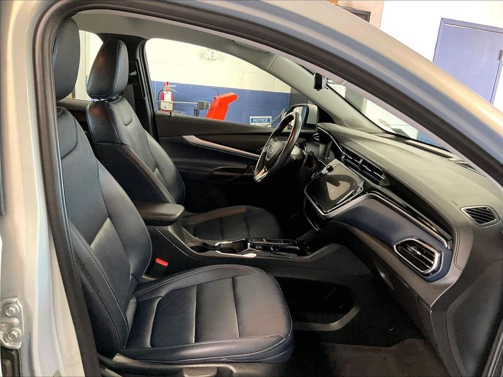 Used 2023 Silver Chevrolet Premier image 11