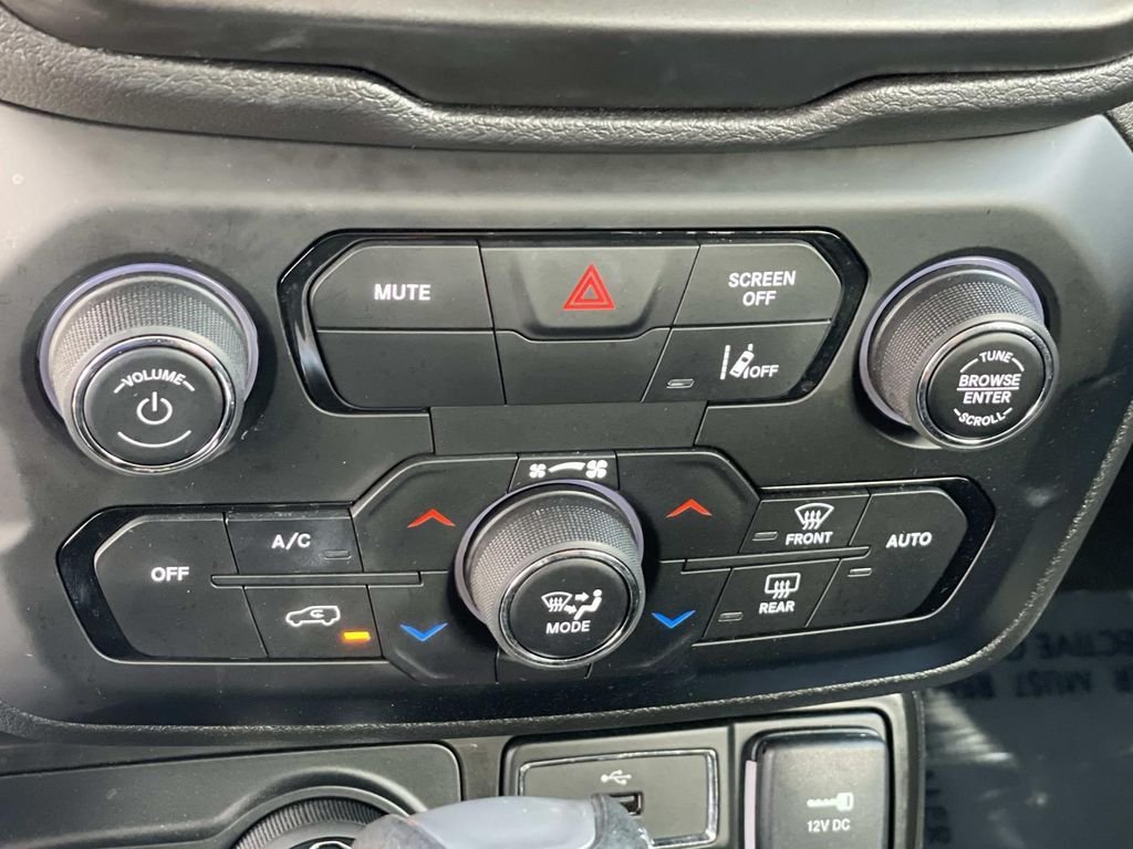Used 2022 White Jeep Sport image 13