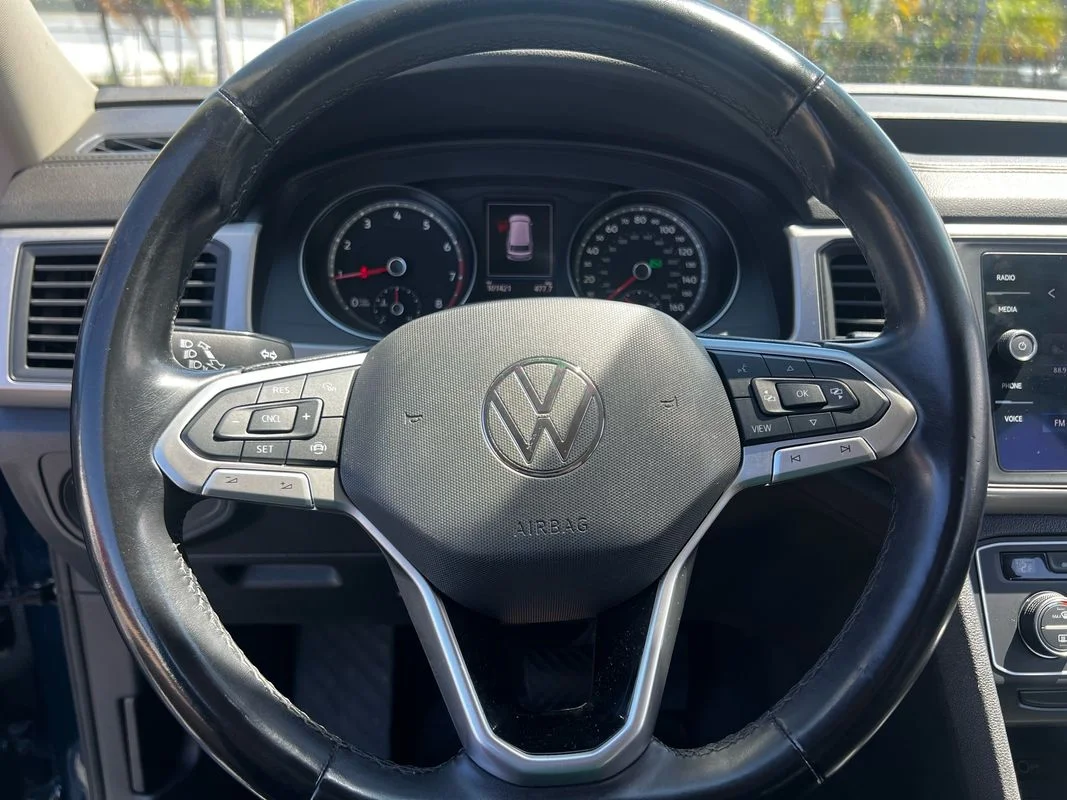 Used 2021  Volkswagen 2.0T SE image 22