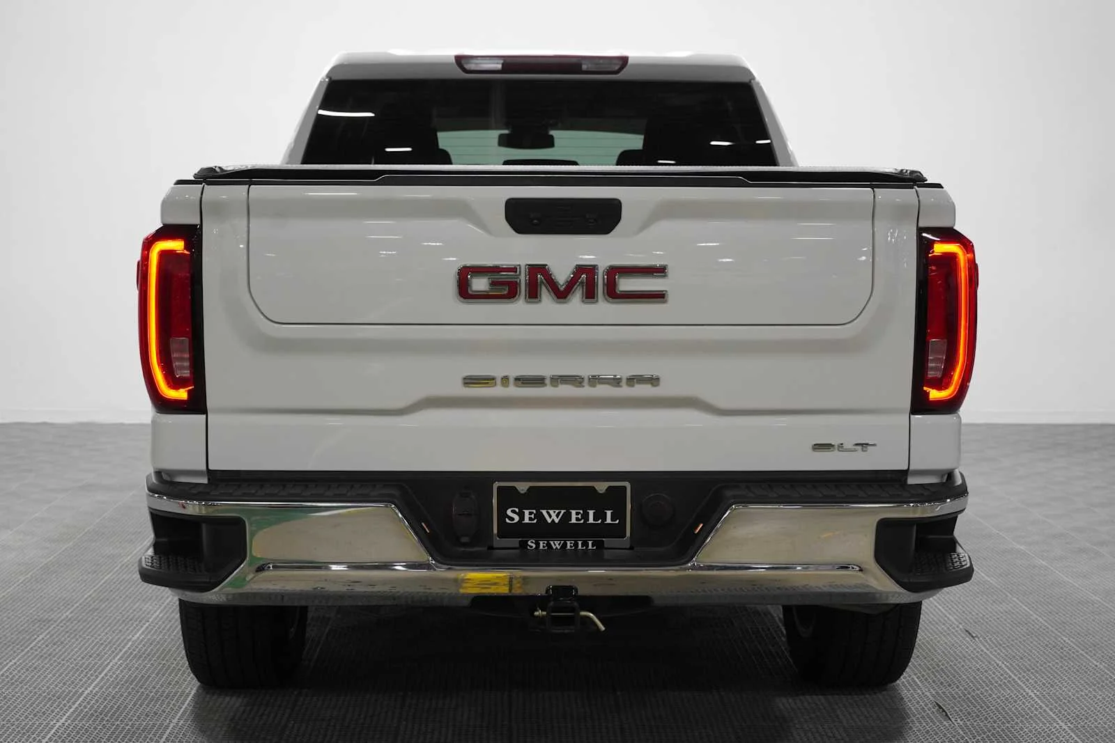 Used 2023 Summit White GMC SLT image 5