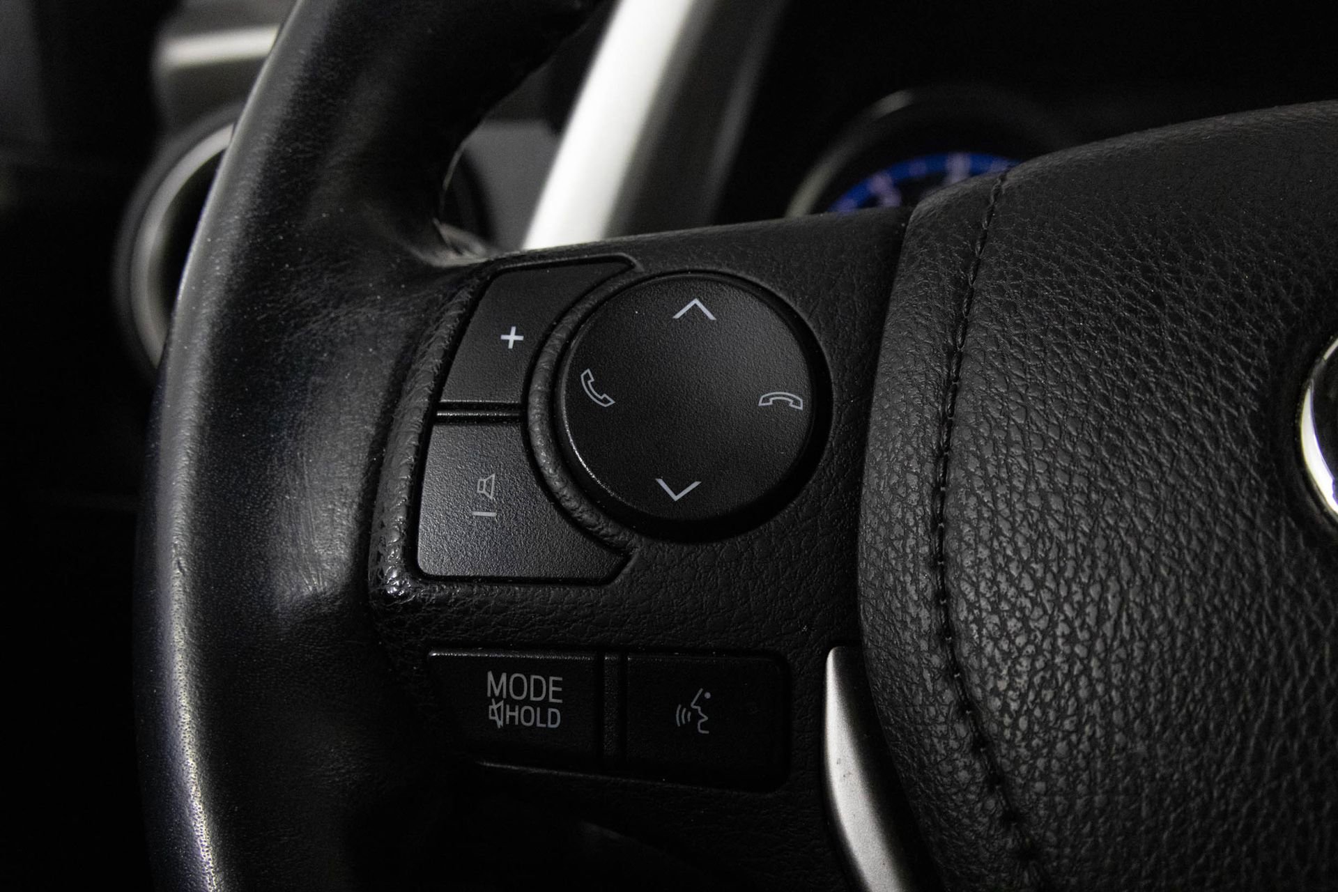 2018 TOYOTA RAV4 - Image 27