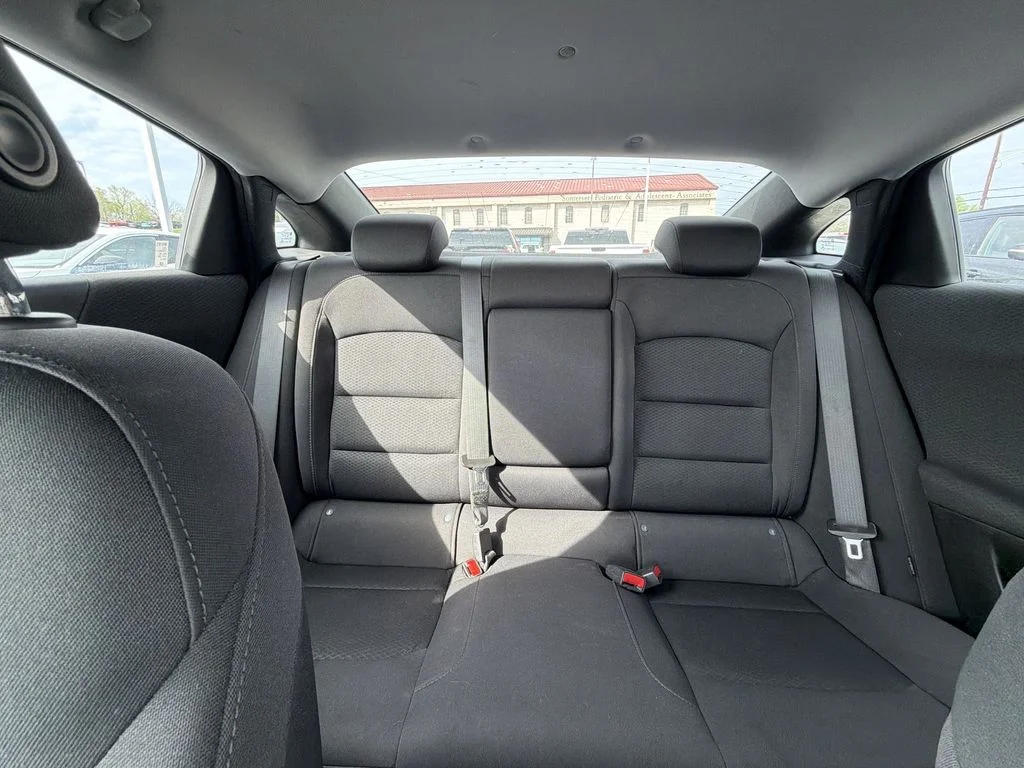 Used 2021 White Chevrolet LT image 28