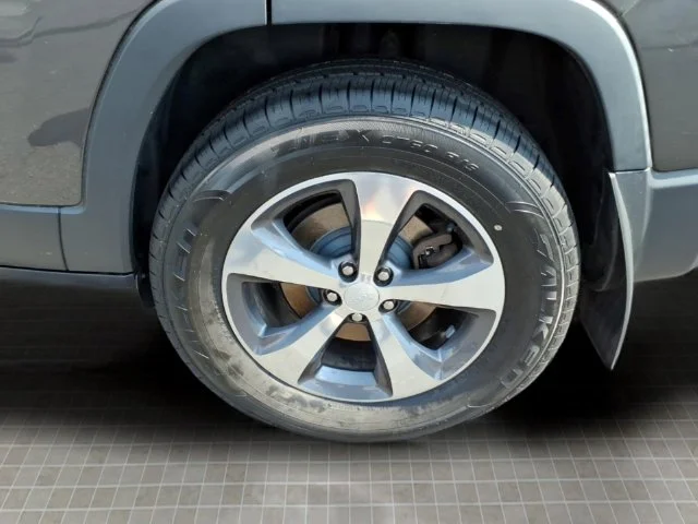 Used 2019 Gray Jeep Limited image 13