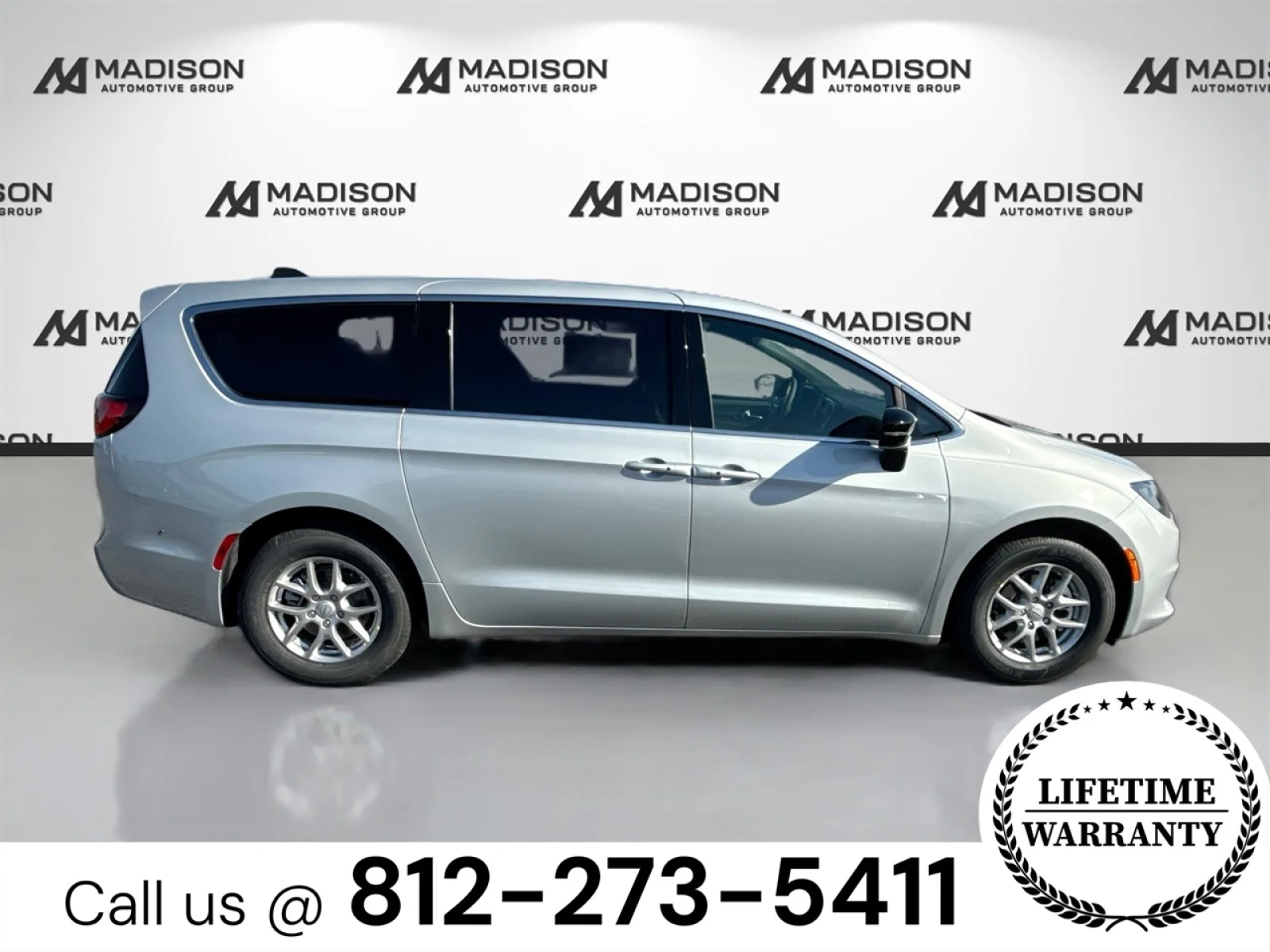 New 2026 Silver Mist Clearcoat Chrysler LX image 4