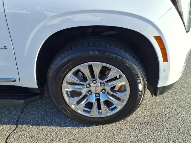 Used 2025 Summit White GMC Denali image 13
