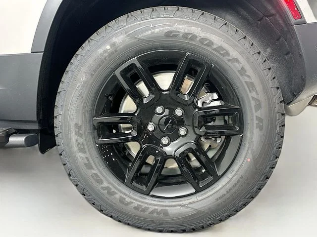 Certified Used 2026 Borasco Grey Land Rover S image 28