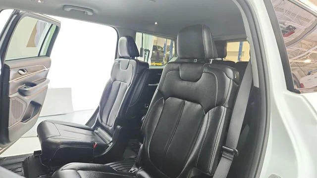 Used 2023 White Jeep Limited image 19