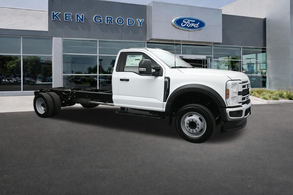2025 Ford F-550 Super Duty Chassis Cab