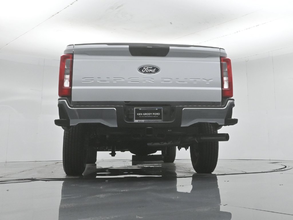 New 2027 Oxford White Ford XL image 44