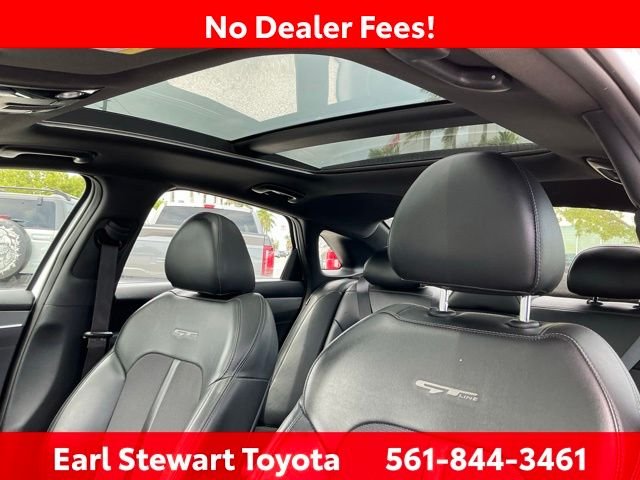 Used 2021 White Kia GT-Line image 17