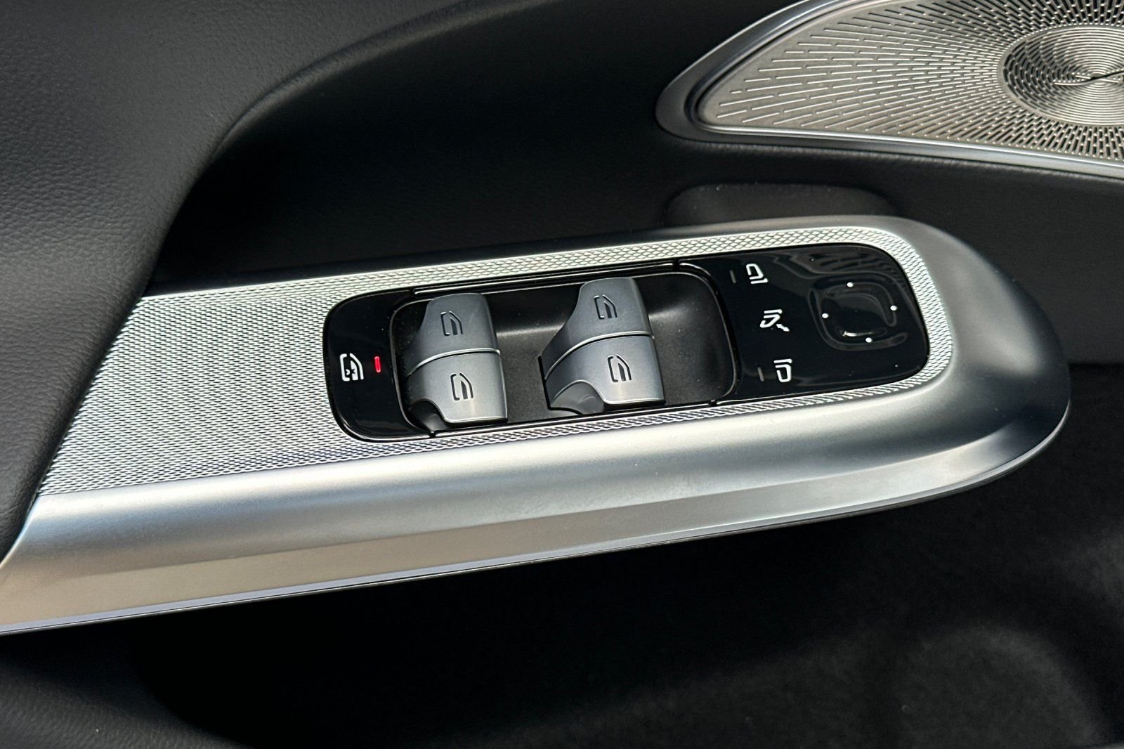 2026 Mercedes-Benz E-Class E350 - Photo 25