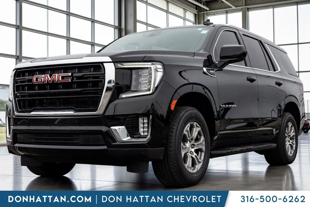 Used 2022 Black GMC SLE image 1