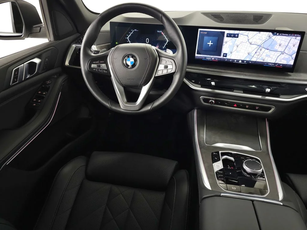 Used 2025 White BMW xDrive40i image 19