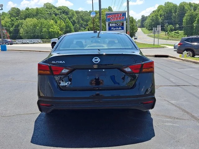 Used 2020 Black Nissan 2.5 S image 5