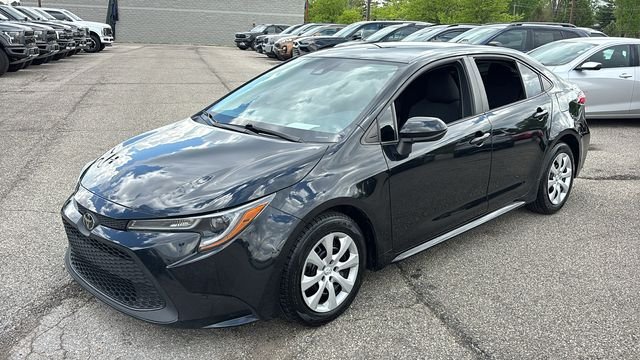 Used 2022 Toyota Corolla LE with VIN 5YFEPMAE3NP273367 for sale in Delaware, OH