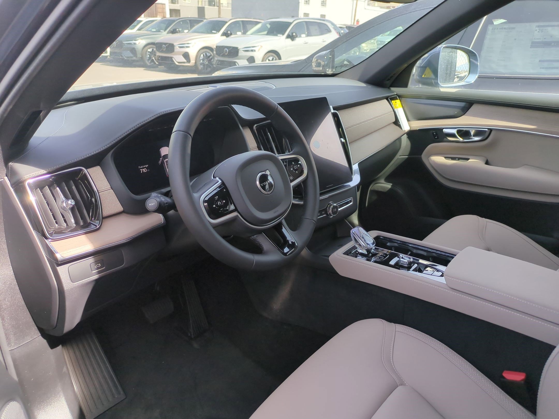 2026 Volvo XC90 Plus - Photo 10
