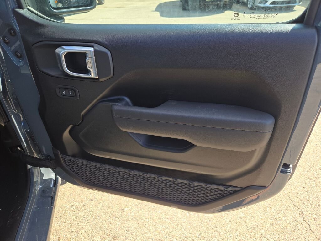 New 2026 Anvil Clear-Coat Exterior Paint Jeep Sport image 6