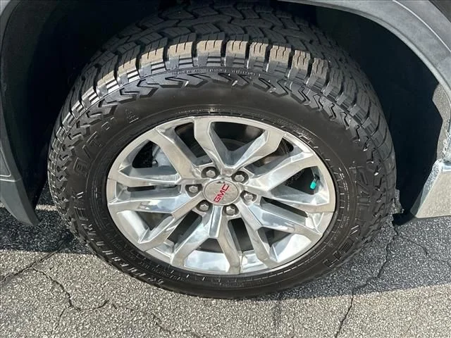 Used 2019 Black GMC SLT image 36