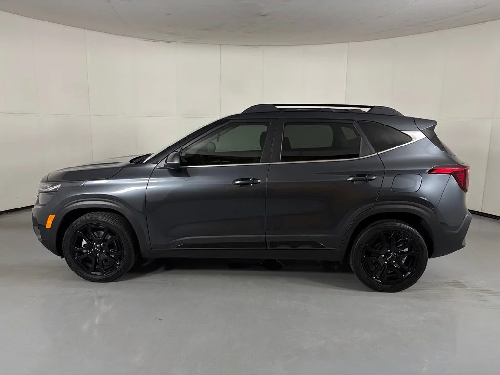 Used 2024 Gray Kia X-Line image 5