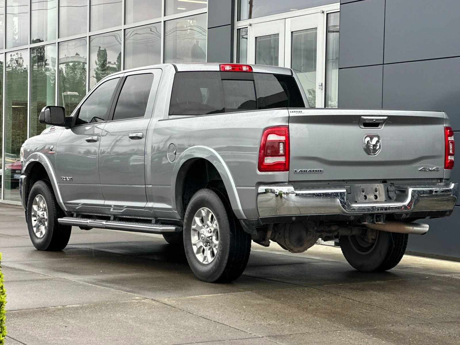 Used 2022 Billet Silver Metallic Clearcoat Ram Laramie image 5