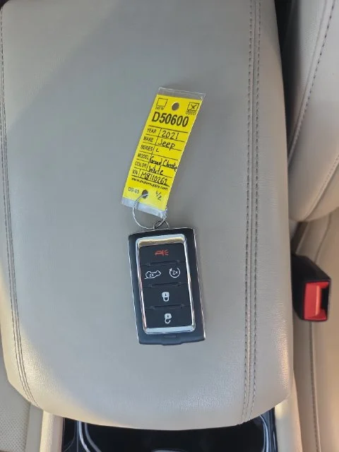 Used 2021 White Jeep Limited 4x4 image 35