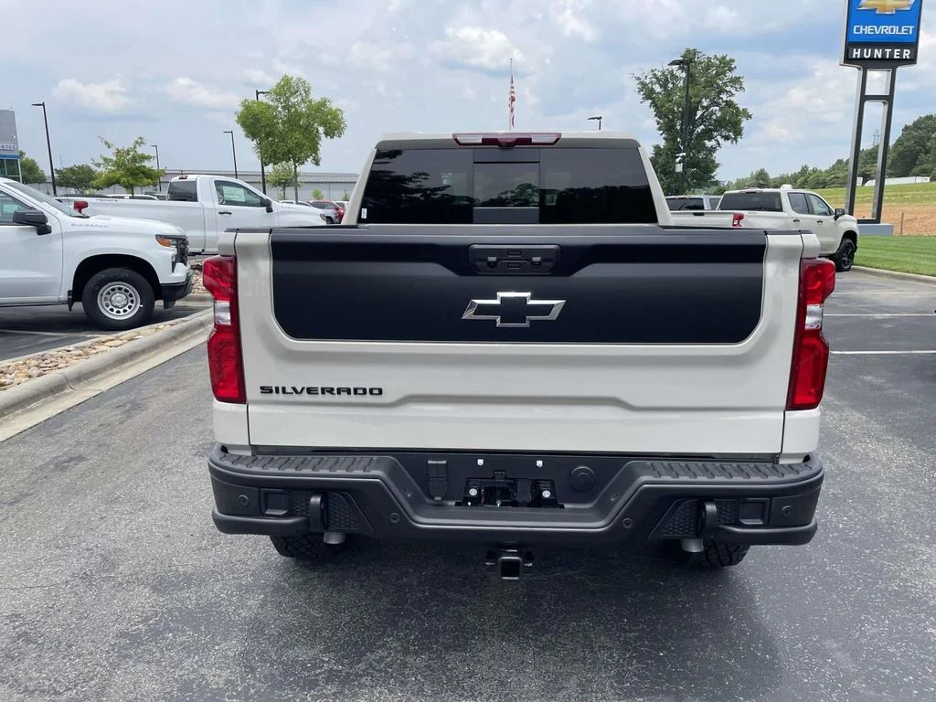 New 2026 White Sands Chevrolet ZR2 image 5
