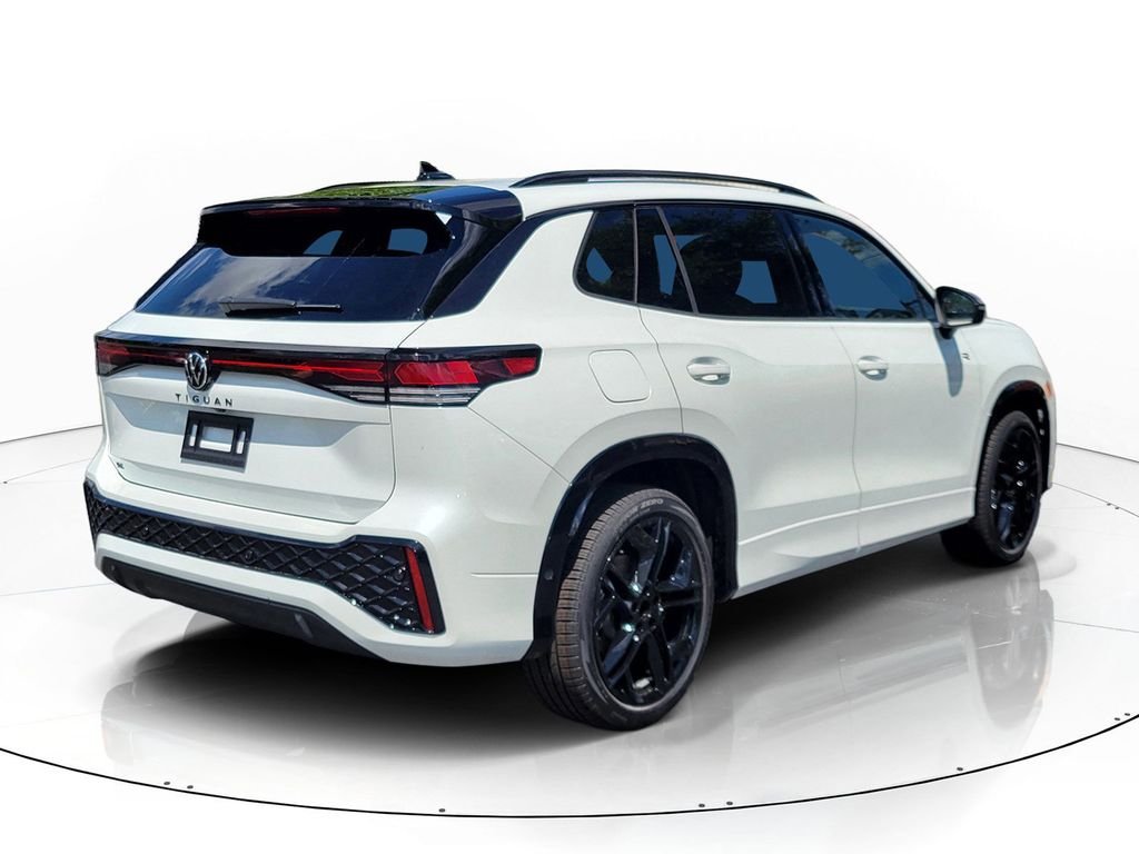 New 2026 White/off-white Volkswagen 2.0T SE R-Line Black image 4