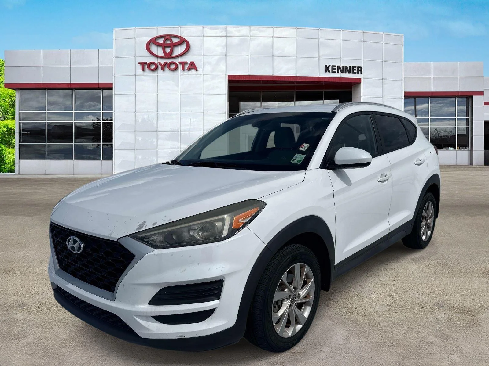 Used 2019 White Pearl Hyundai Value image 3