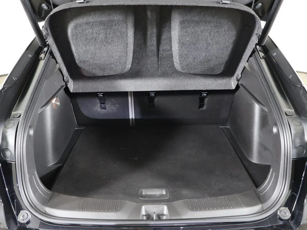 Used 2024 Black Buick Avenir image 19
