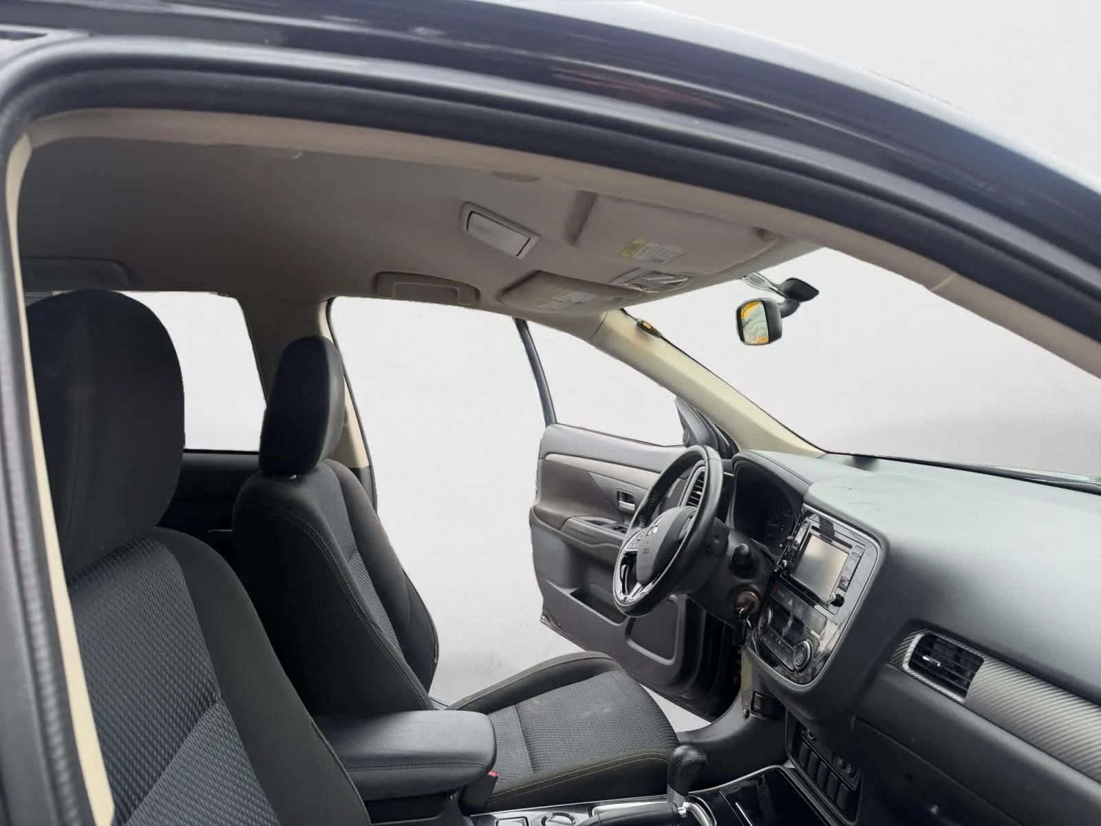 Used 2017 Labrador Black Pearl Mitsubishi ES image 23
