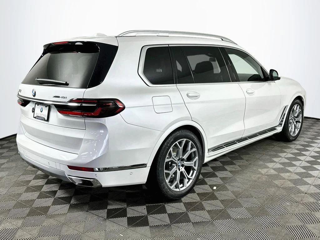 Used 2025 White Metallic BMW xDrive40i image 5